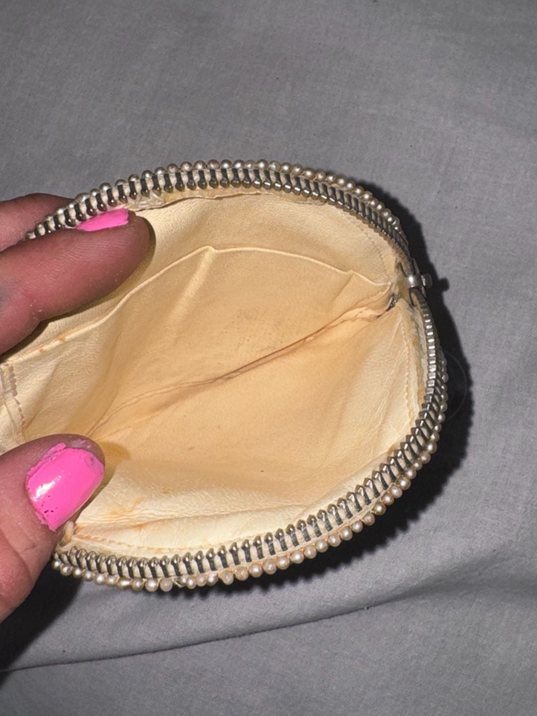 Vintage Beaded Round Coin Purse Gold Pearl Clutching Ring Zipper 4