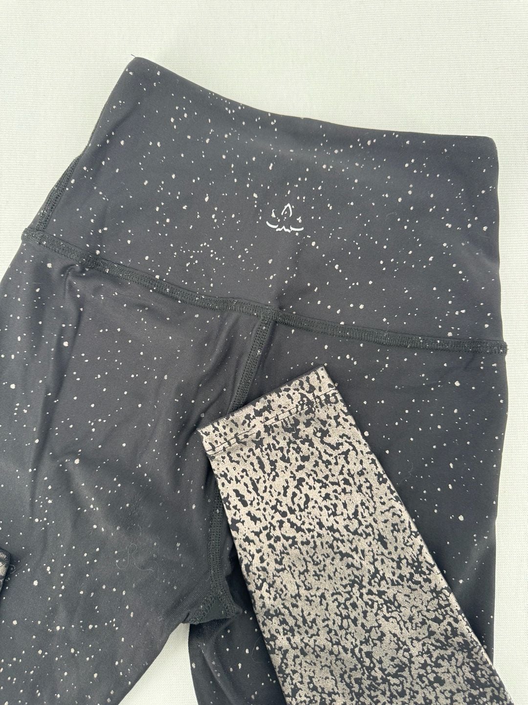 Beyond Yoga Alloy Ombre High Waisted Leggings Size S Black Metallic 2
