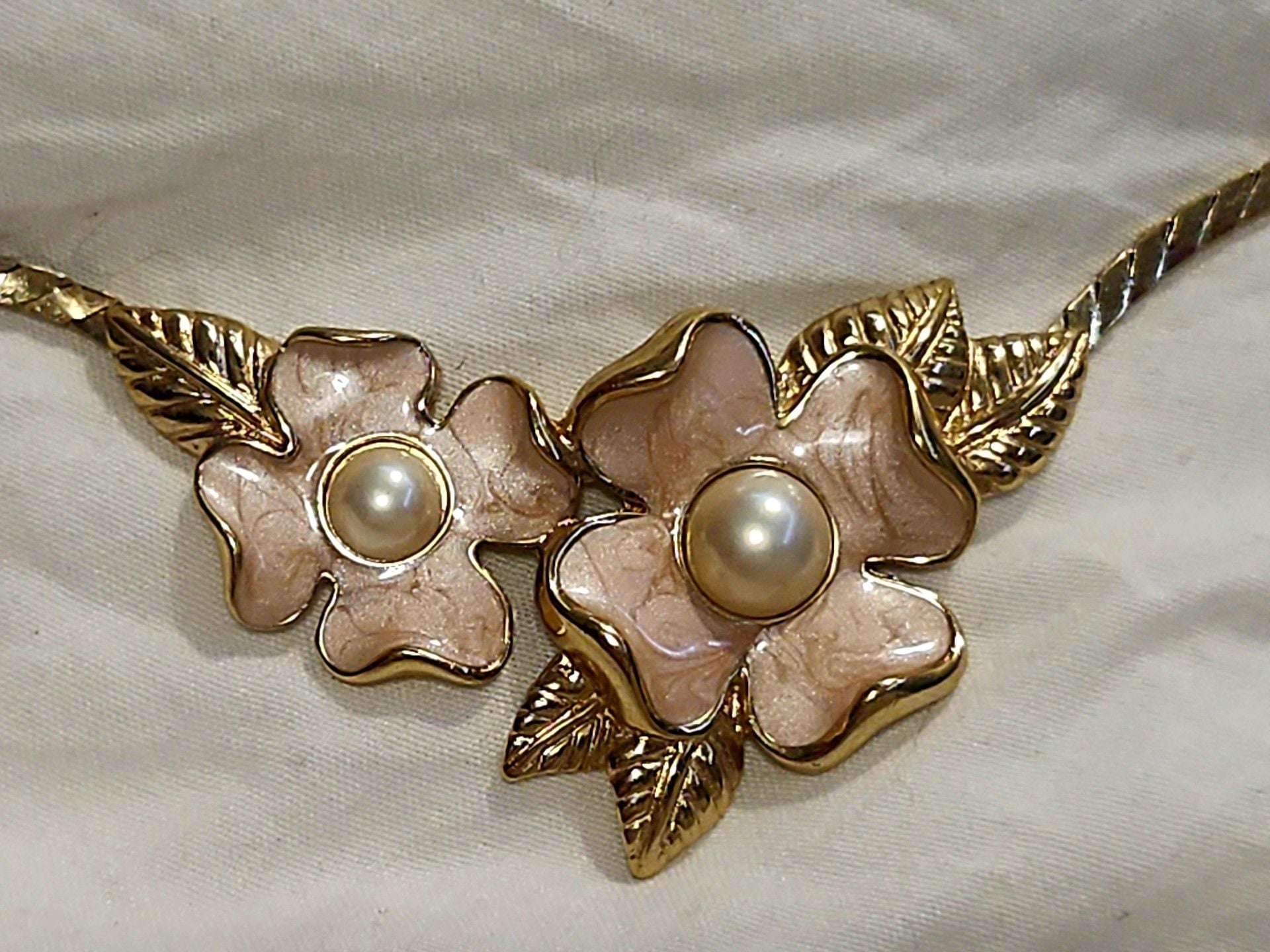 Trifari Dogwood Floral Enamel Faux Pearl Gold Tone Necklace 4