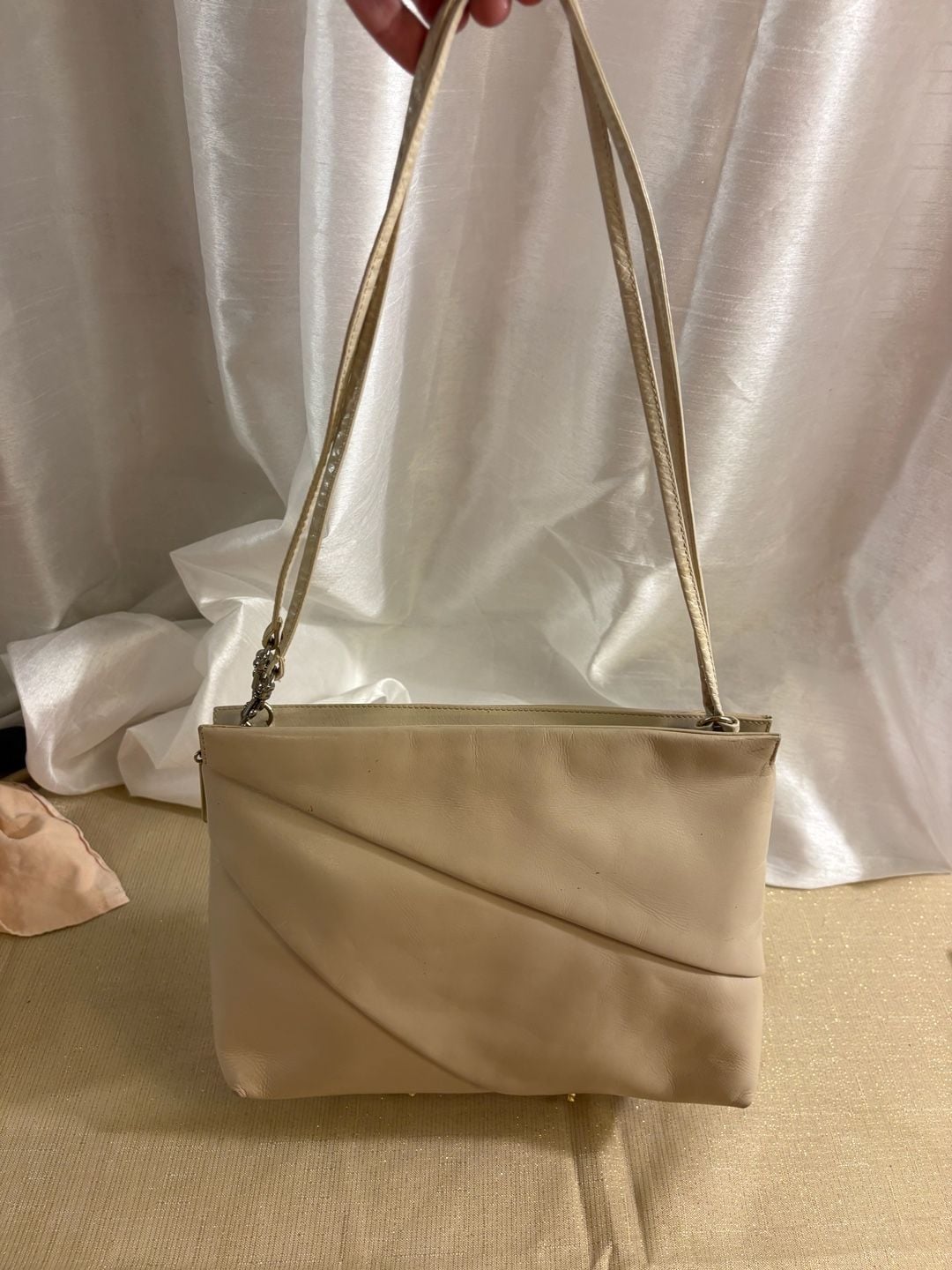 Salvatore Ferragamo Leather Shoulder Bag Beige 2