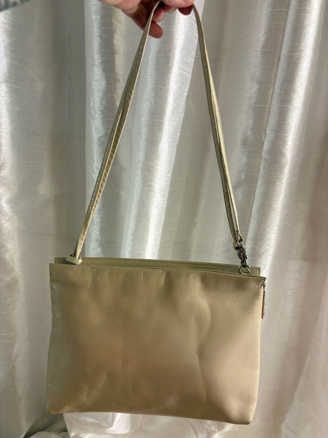 Salvatore Ferragamo Leather Shoulder Bag Beige 3