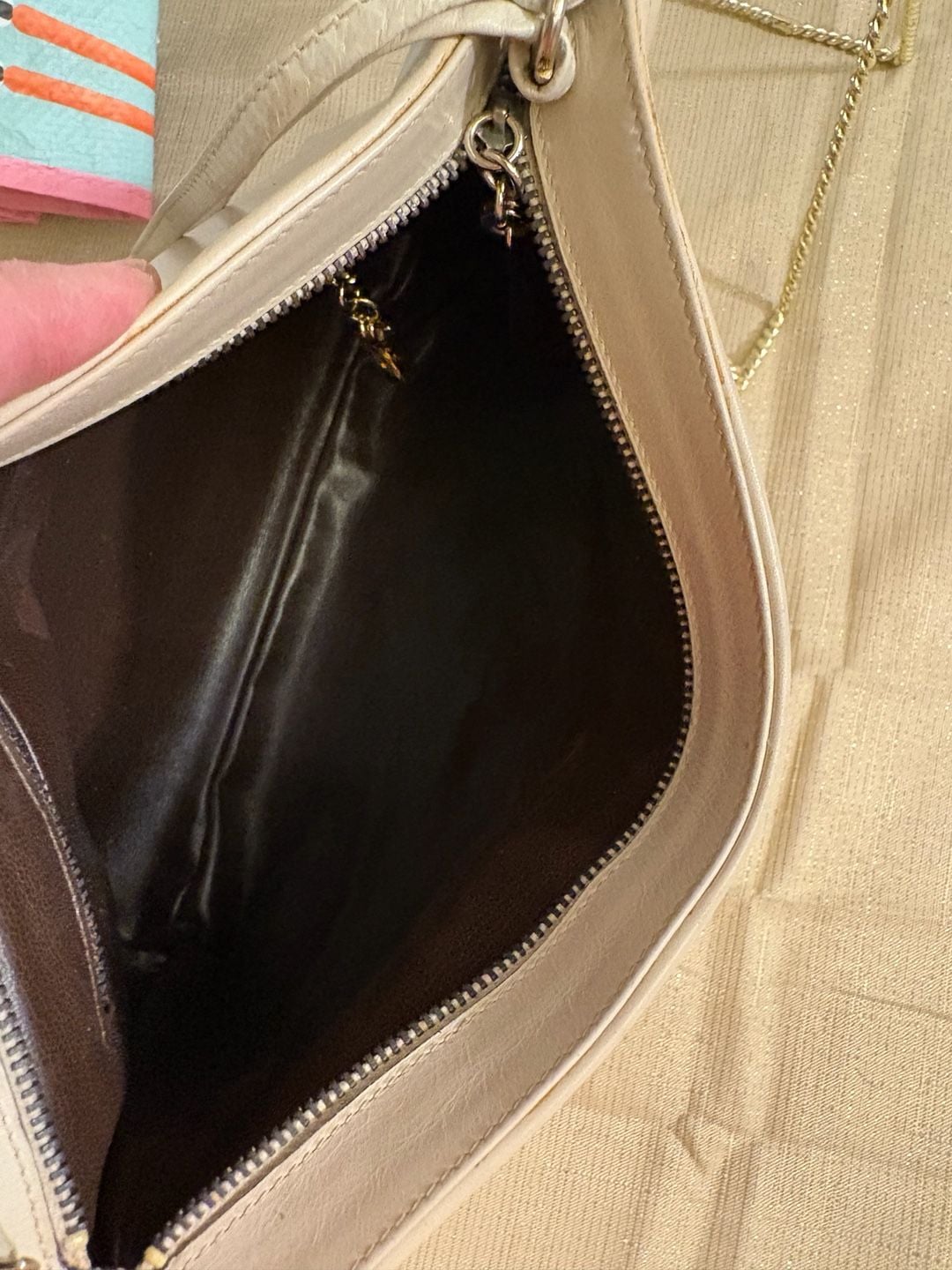 Salvatore Ferragamo Leather Shoulder Bag Beige 6