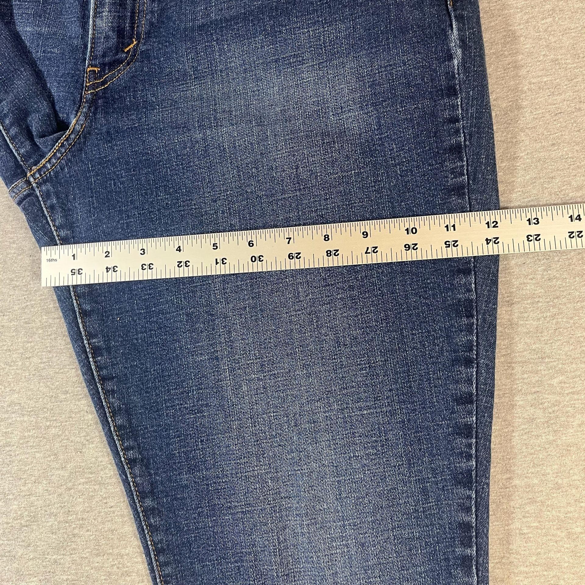 Levi Strauss & Co. 414 Straight Leg Denim Blue Jeans Women’s Size 14(36x29) 6