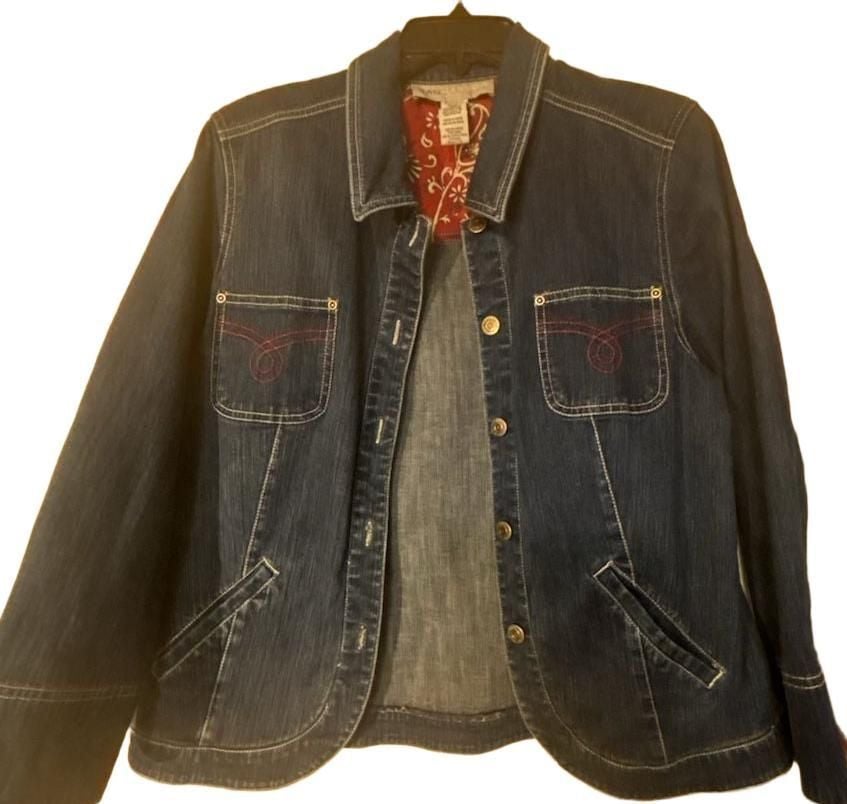 Sag Harbor Sport Women's Denim Jacket with Red Paisley Lining and Contrast Stitching 2