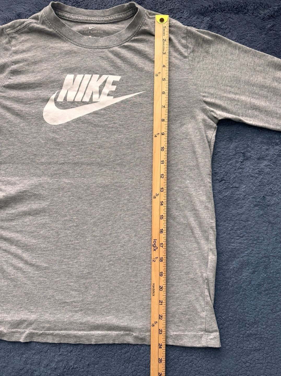 Nike Long Sleeve Graphic T-Shirt Dark Heather Grey Metallic Logo Size Youth XL 8