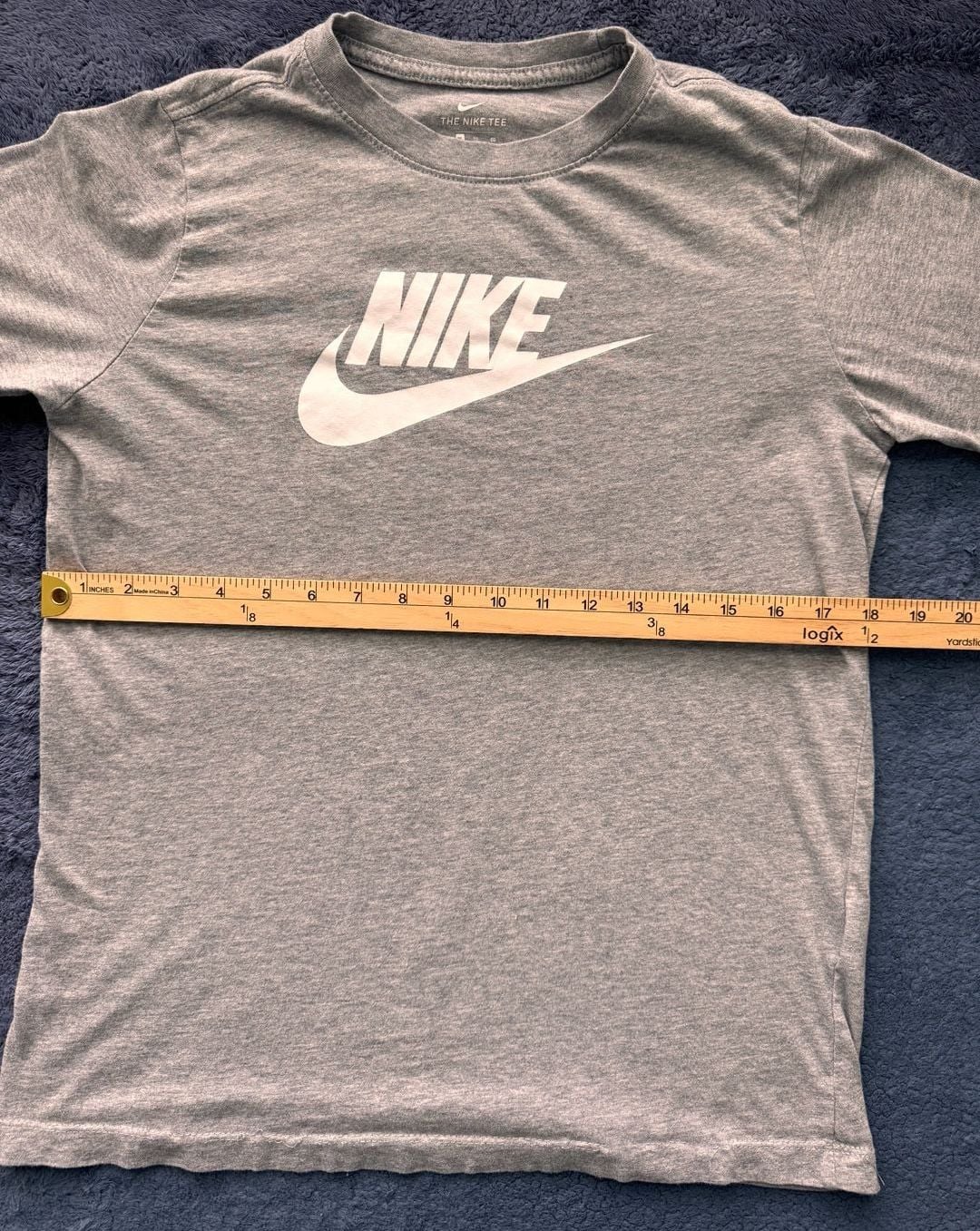 Nike Long Sleeve Graphic T-Shirt Dark Heather Grey Metallic Logo Size Youth XL 7
