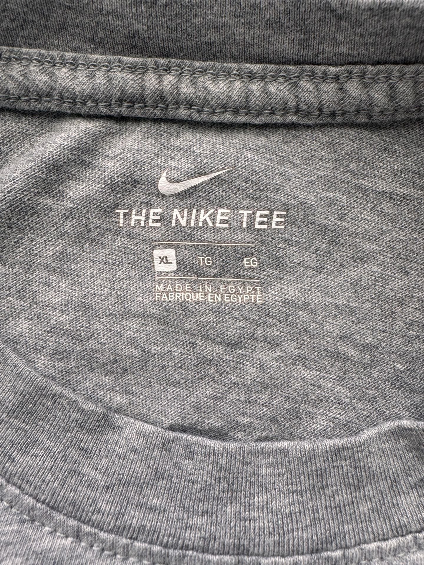 Nike Long Sleeve Graphic T-Shirt Dark Heather Grey Metallic Logo Size Youth XL 9