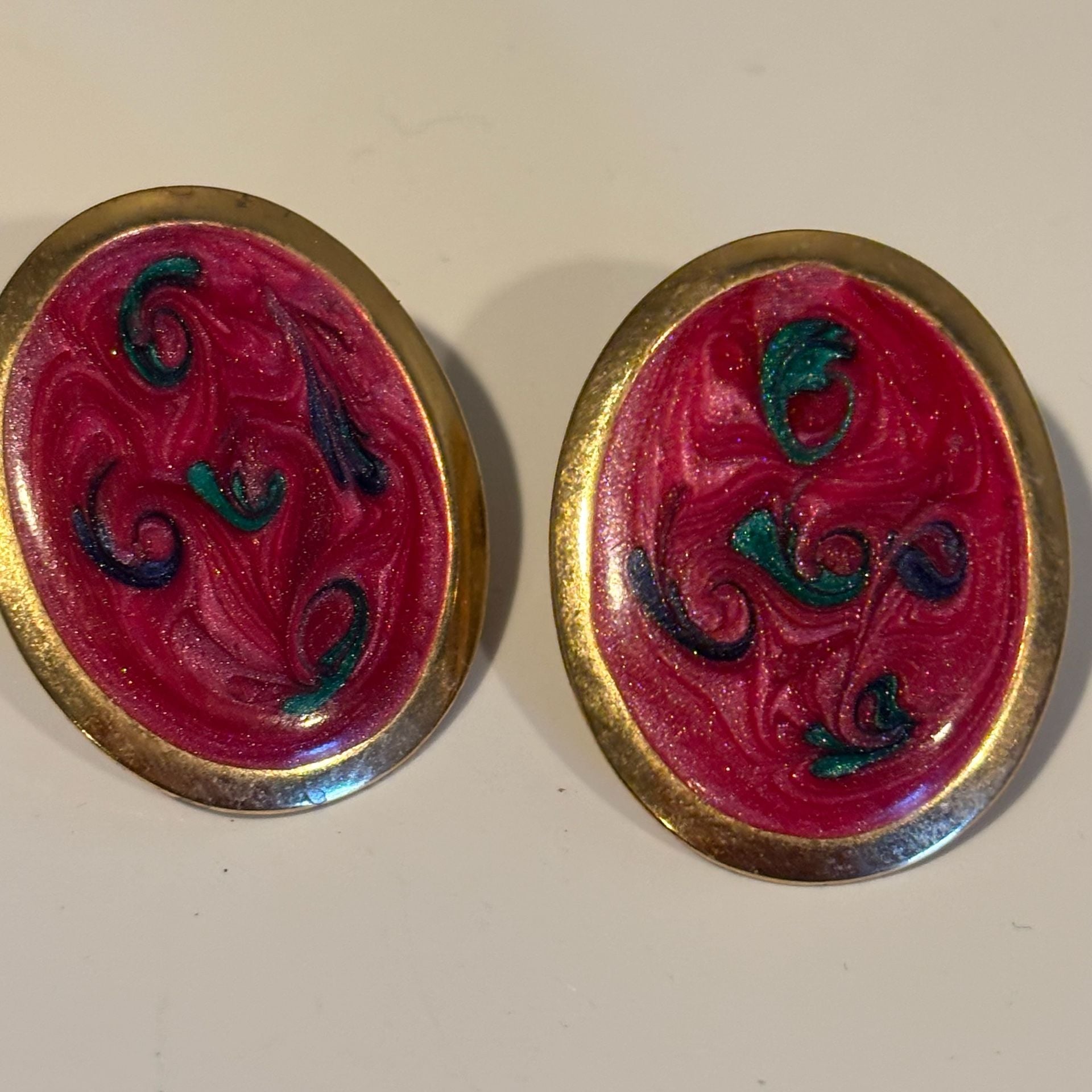 Vintage Gold Tone Red Swirl Enamel Oval Stud Earrings 2