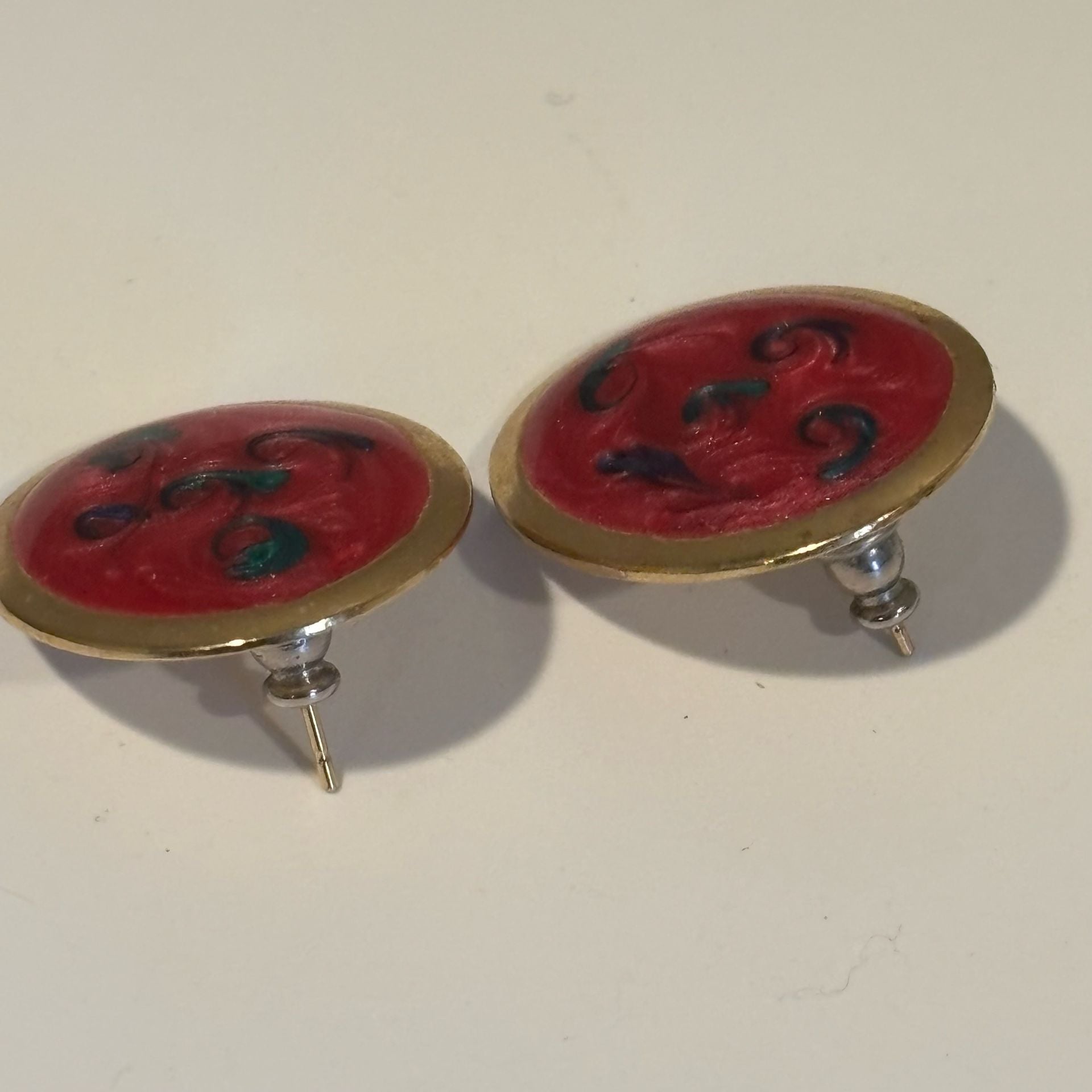 Vintage Gold Tone Red Swirl Enamel Oval Stud Earrings 5
