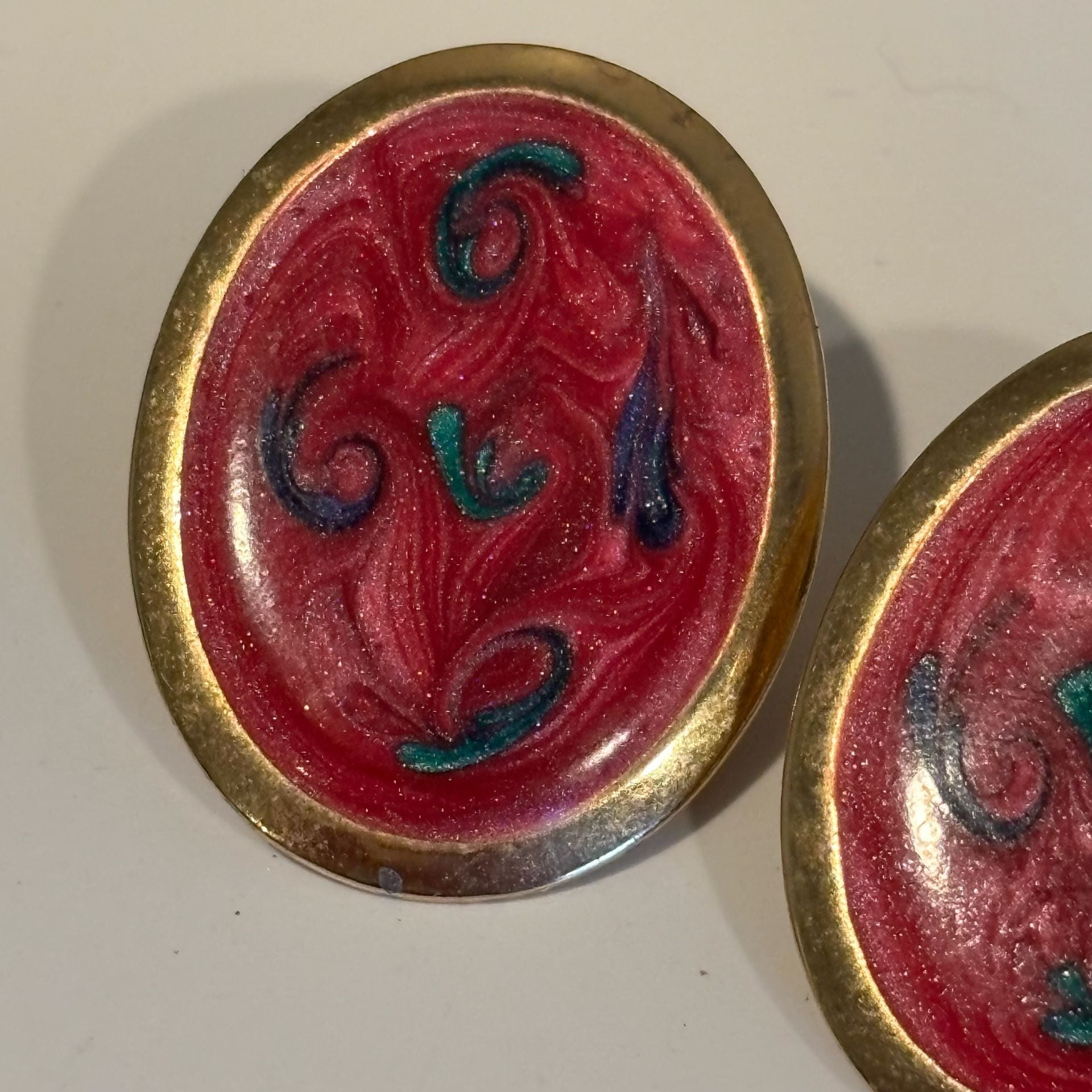 Vintage Gold Tone Red Swirl Enamel Oval Stud Earrings 6
