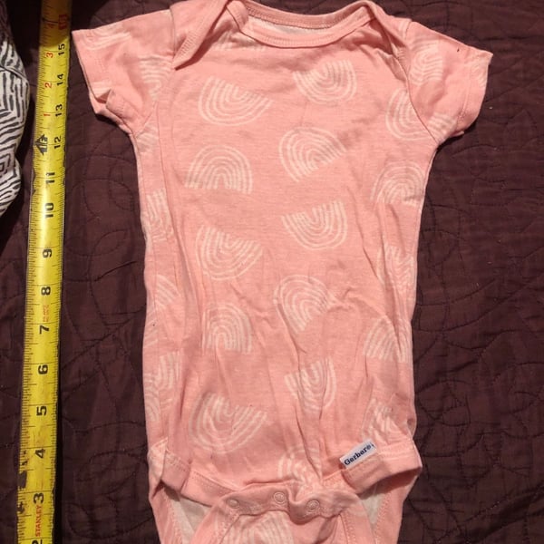 Gerber Baby Bodysuit Size 12 Months Pink Rainbows