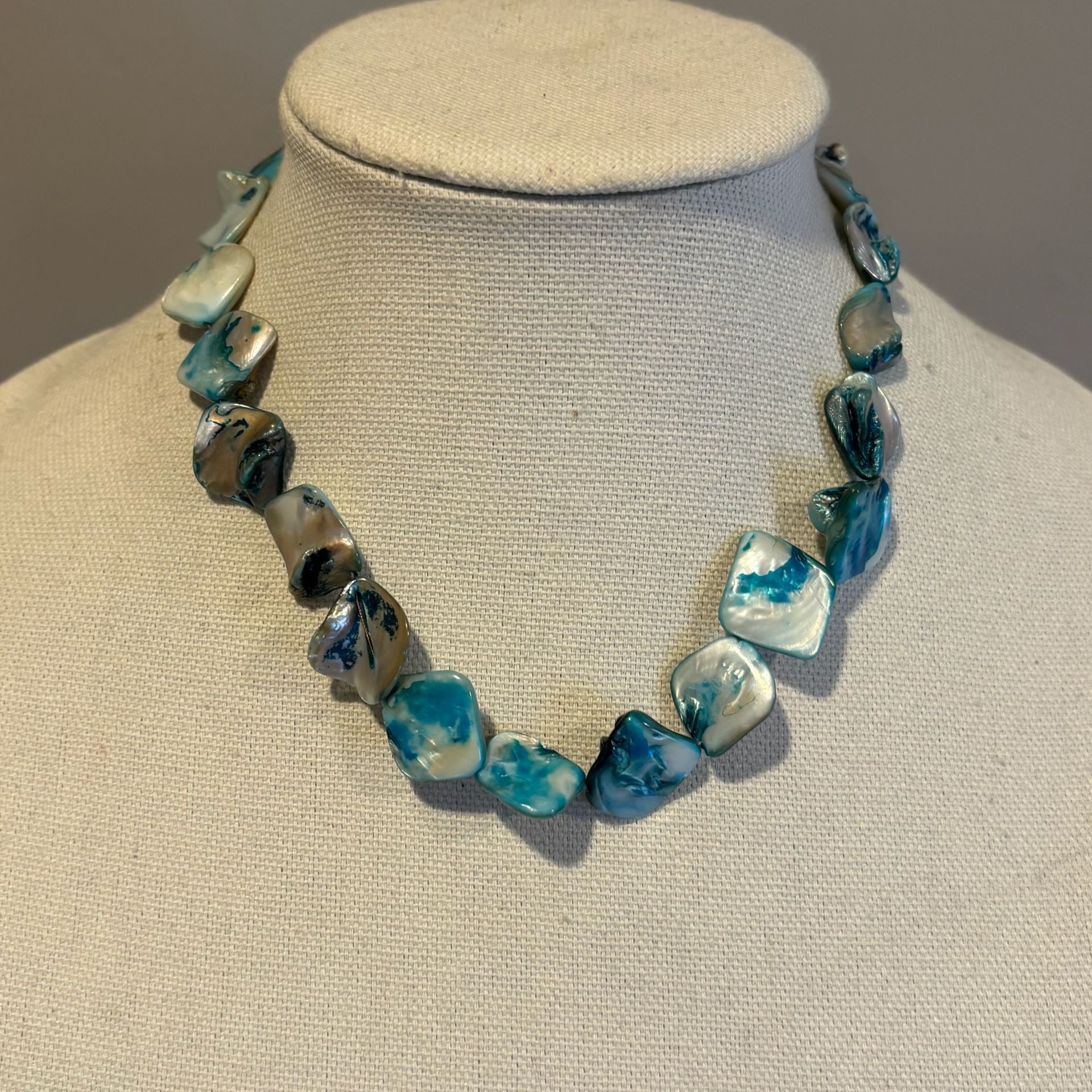 Blue white iridescent Mother Of Pearl Shell Nugget Beaded Necklace 2