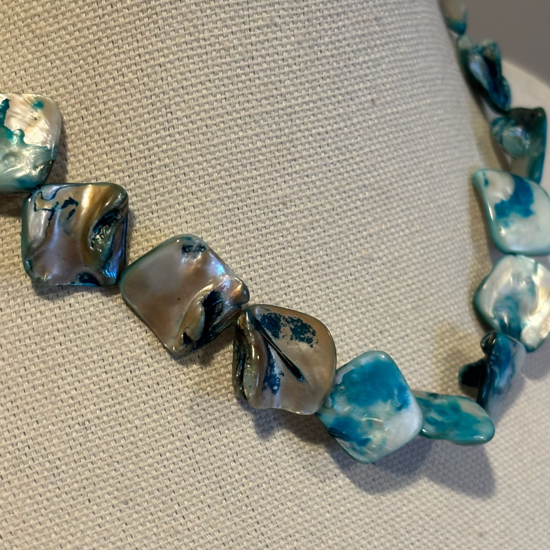 Blue white iridescent Mother Of Pearl Shell Nugget Beaded Necklace 3