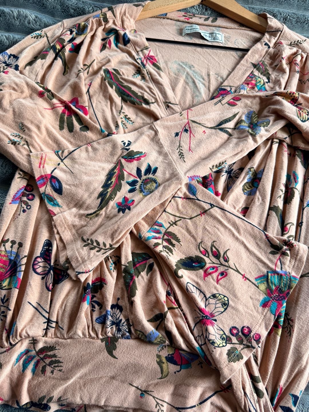 Abercrombie & Fitch Tie Wrap Long Sleeve Blouse Size L Pink Floral Butterfly Y2K 5