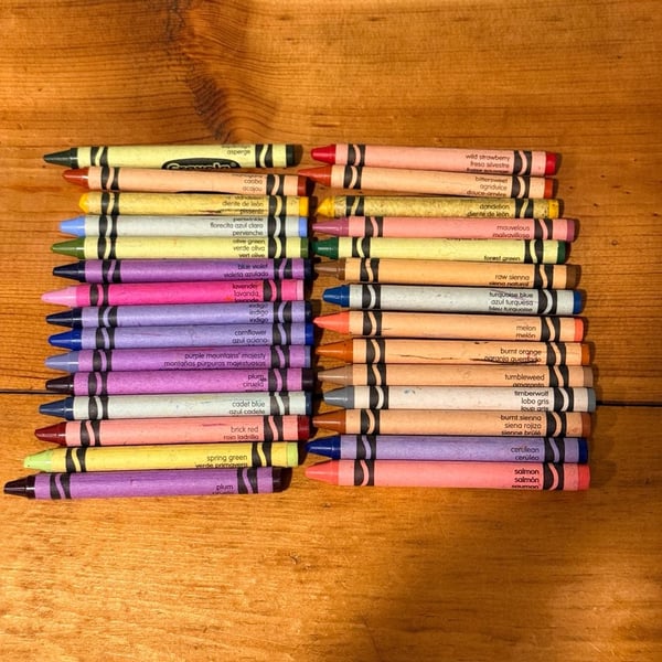Crayola Crayons Lot Of 26 Assorted Colors Used Good Retire Dandelion Rare