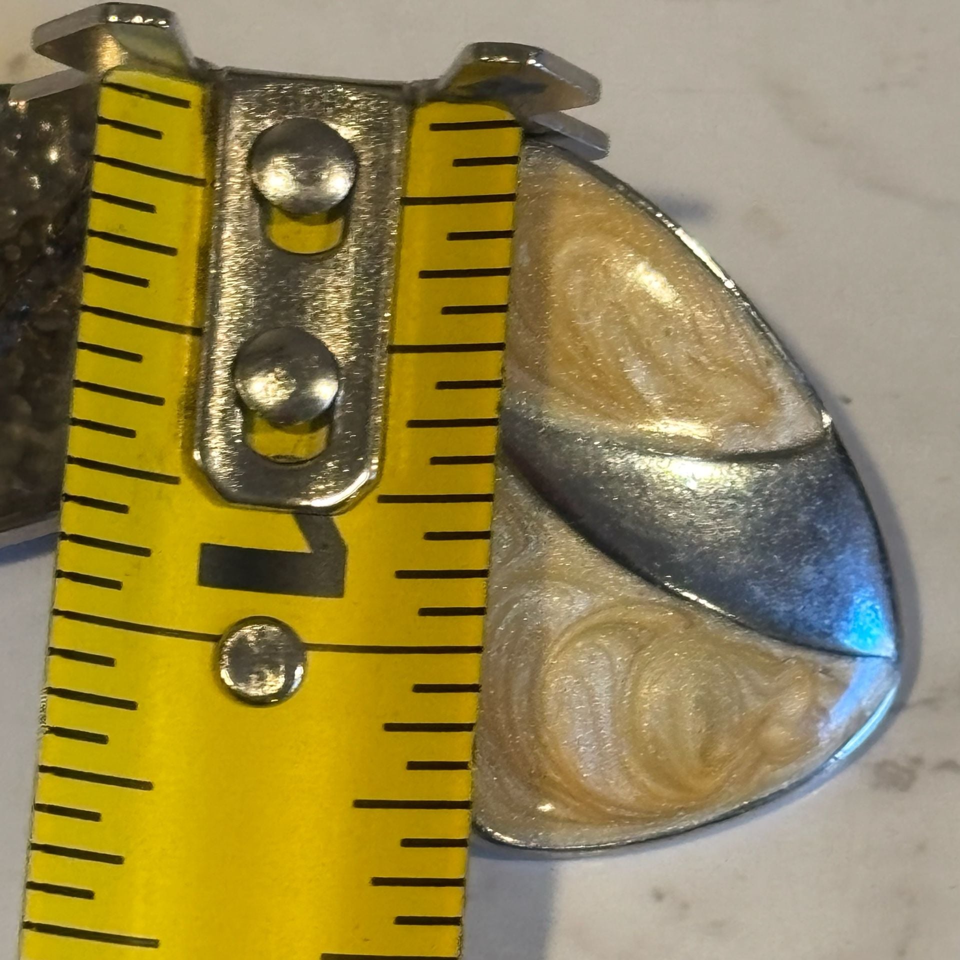 Vintage Triangle Enamel Earrings Silver Tone Cream Swirl 7