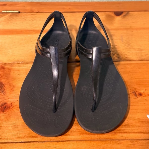 Crocs Isabella T-Strap Sandal Size W8 Black Jelly Sandals