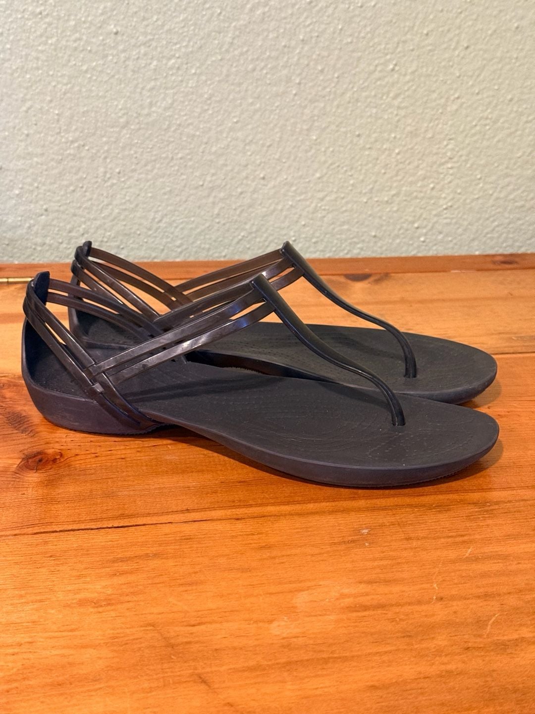 Crocs Isabella T-Strap Sandal Size W8 Black Jelly Sandals 3