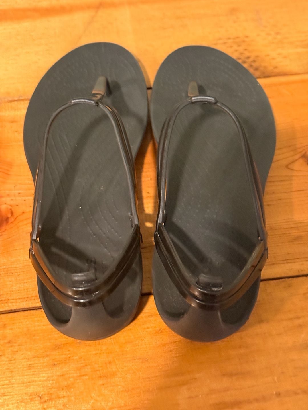 Crocs Isabella T-Strap Sandal Size W8 Black Jelly Sandals 5