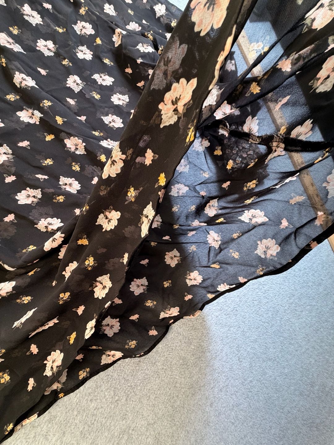 Style & Co Blouse Size M Black Floral Chiffon Smocked Bell Sleeve 9