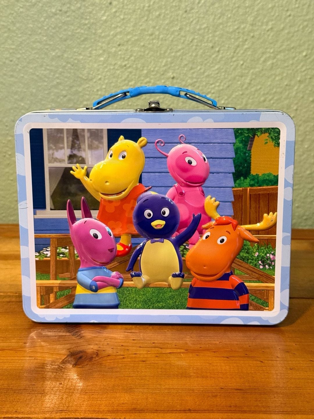 The Backyardigans Vintage Metal Tin Lunchbox Blue Handle 1