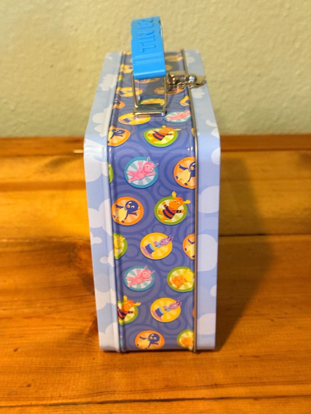 The Backyardigans Vintage Metal Tin Lunchbox Blue Handle 3