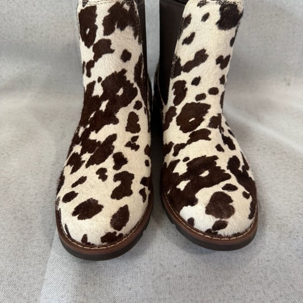 Ariat Wexford Chelsea Boots Size 7.5 Cow Print Hair On Leather