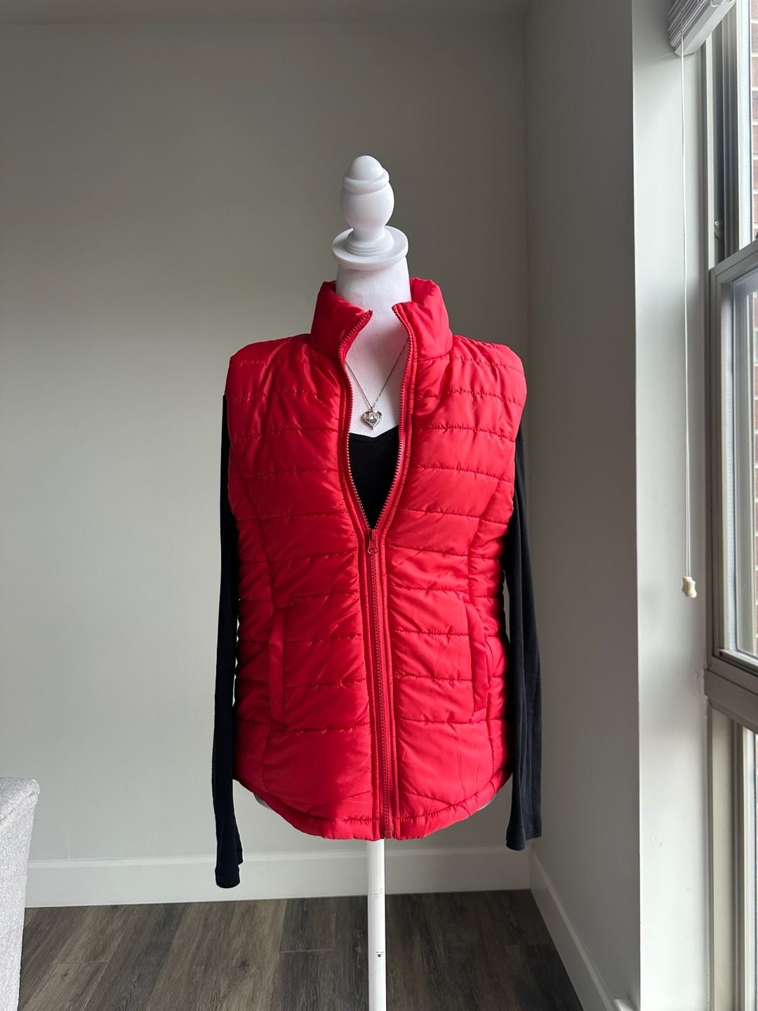Rue21 Cherry Red Quilted Puffer Vest Full Zip Sleeveless Size Medium Y2K 2