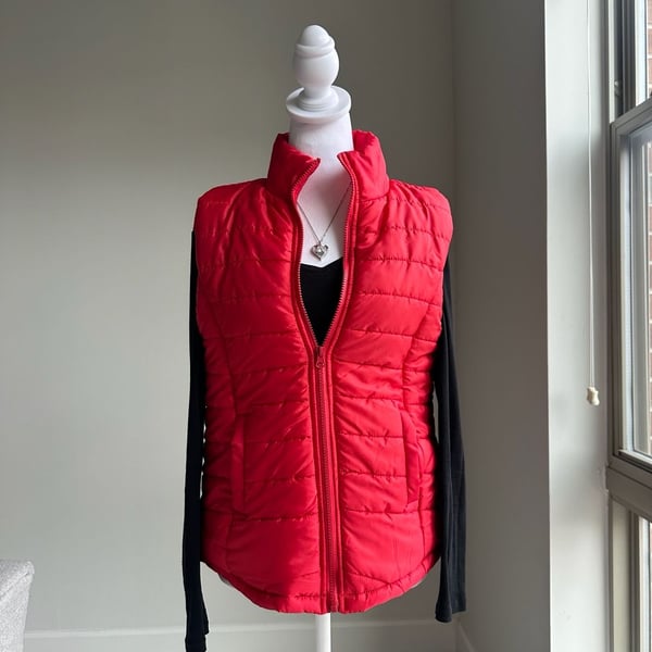 Rue21 Cherry Red Quilted Puffer Vest Full Zip Sleeveless Size Medium Y2K