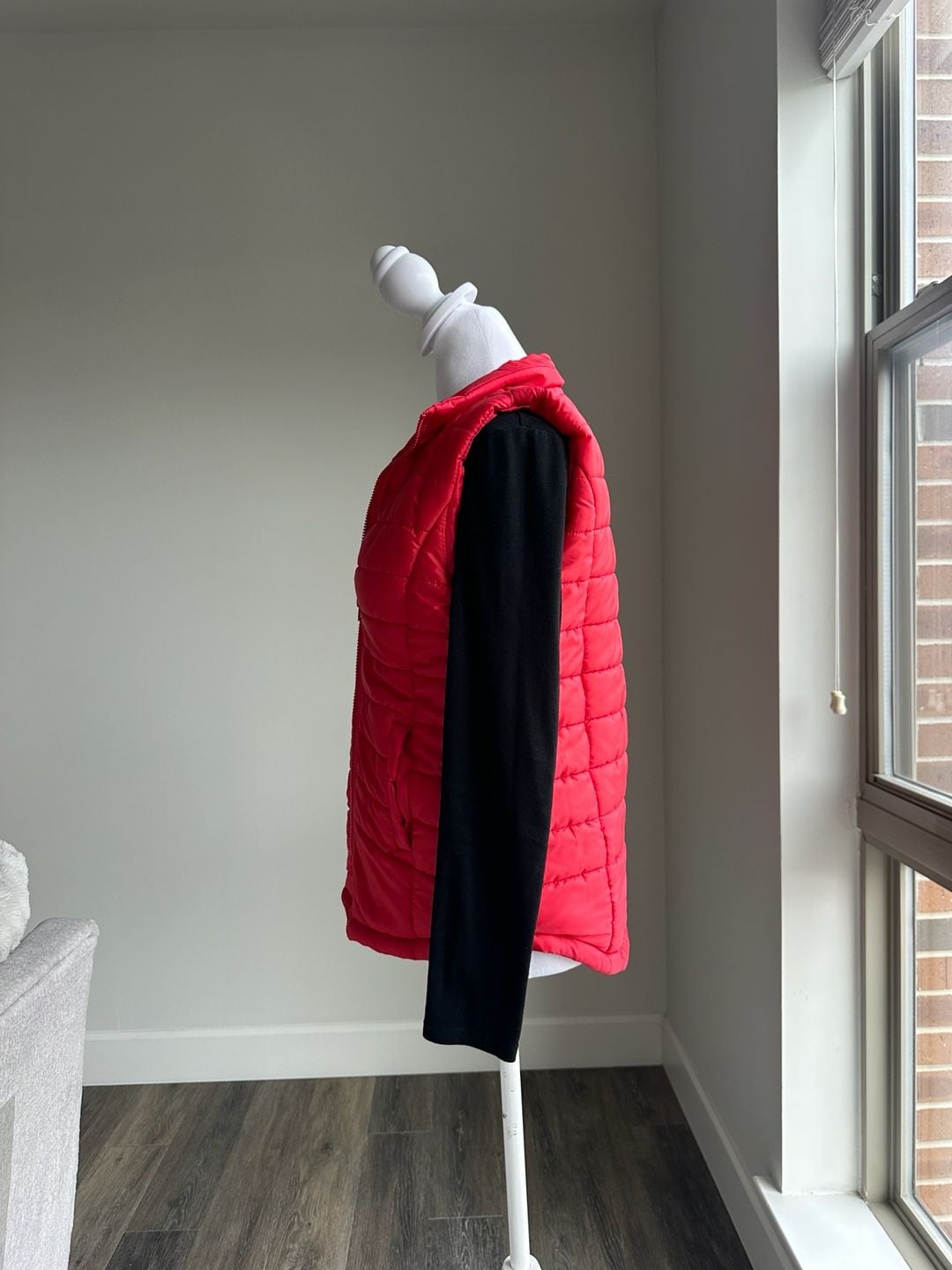Rue21 Cherry Red Quilted Puffer Vest Full Zip Sleeveless Size Medium Y2K 7