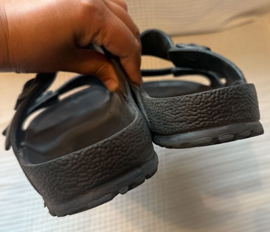 Birkenstock Arizona EVA in Color Black size 9 5