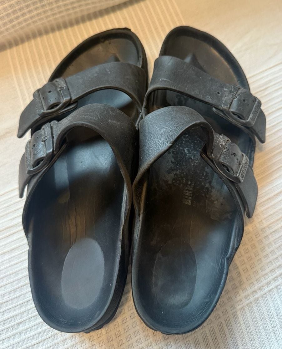 Birkenstock Arizona EVA in Color Black size 9 6