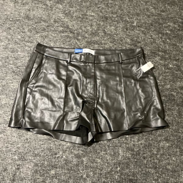 Old Navy High Rise Short Womens Size 18 Black Faux Leather
