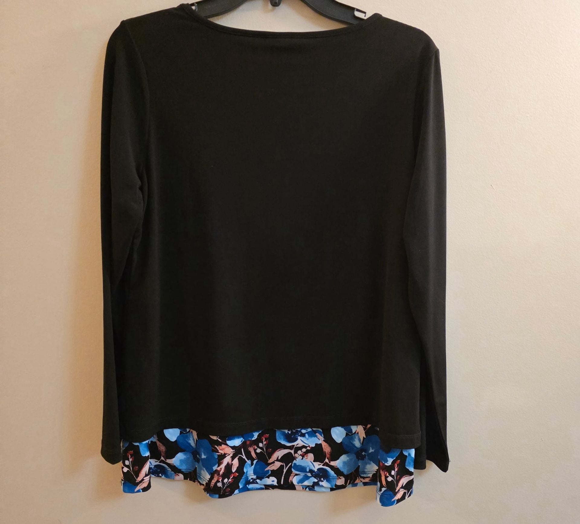 Susan Graver Long Sleeve Layered Top Size S Black Blue Floral 3