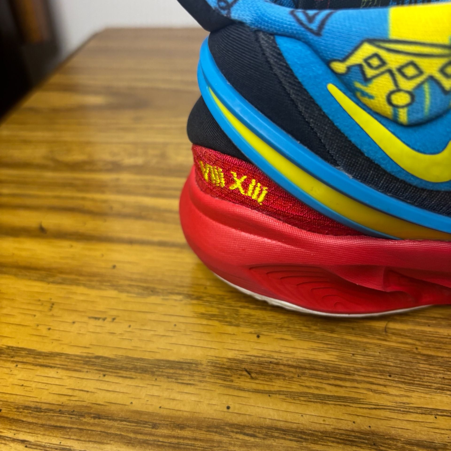 Nike Kyrie Flytrap 6 Sneakers Blue Red Yellow 9