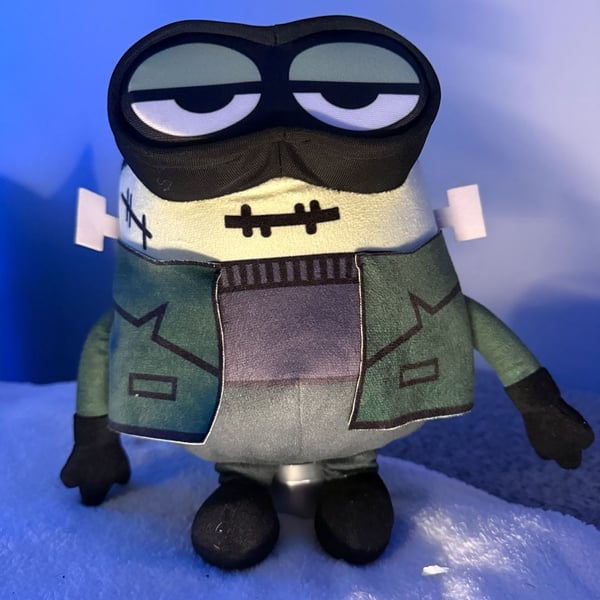 Universal Studios Despicable Me Frankenstein Monster Minion Plush