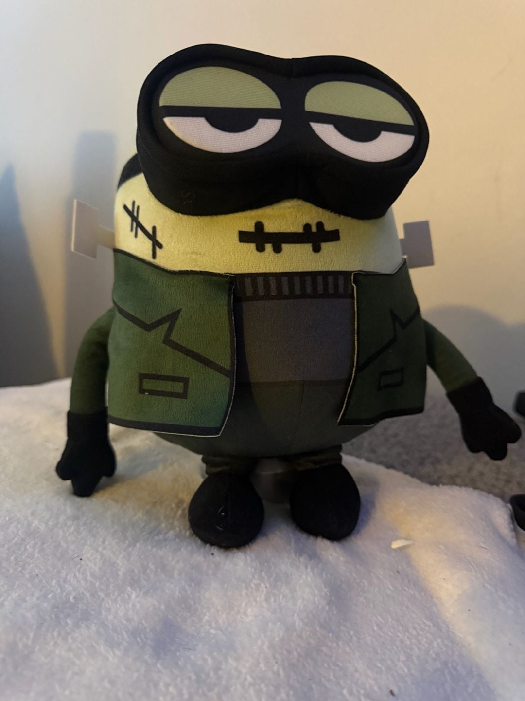 Universal Studios Despicable Me Frankenstein Monster Minion Plush 2