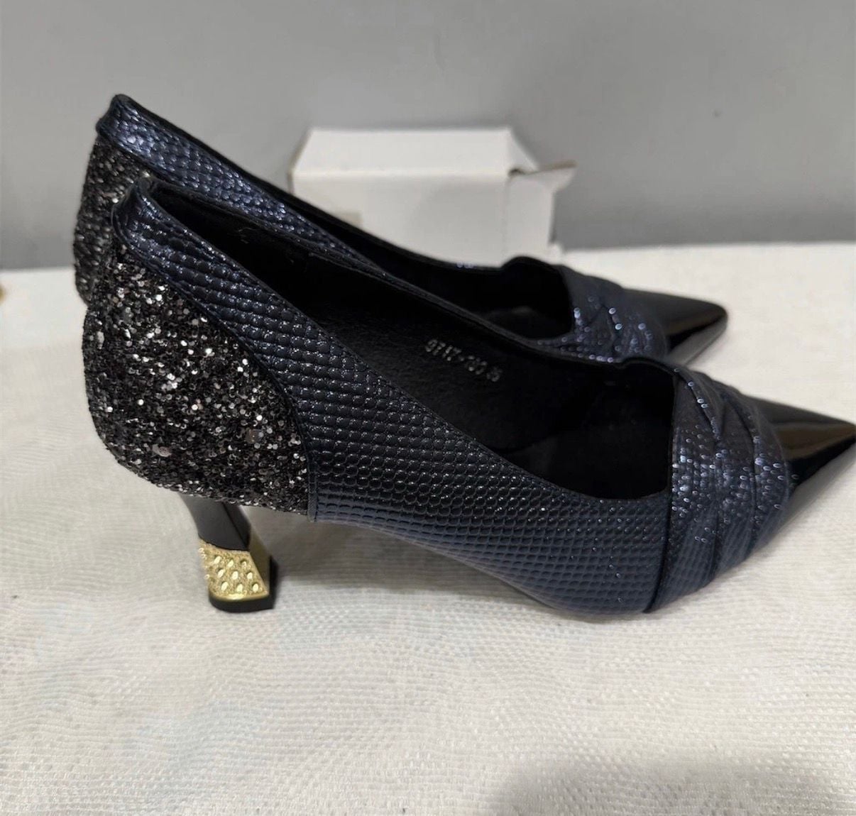KayGreen Pointed Toe High Heel Pumps Size 38 Navy Blue Glitter 9