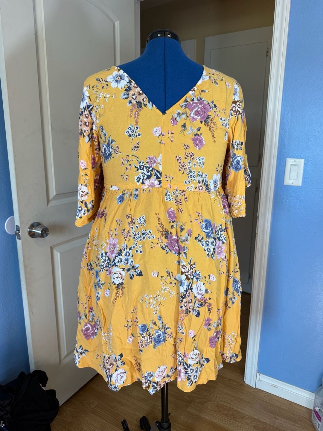 Torrid Yellow Floral Challis V-Neck Flutter Sleeve Drawstring Waist Dress Size 2X 3