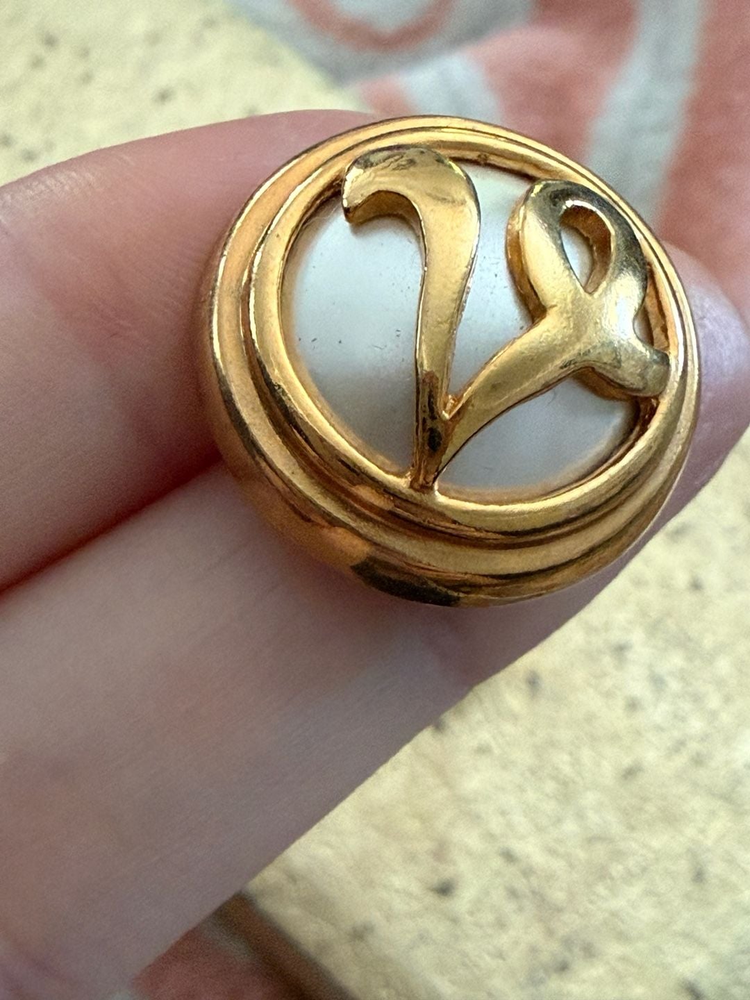 Avon Vintage V Monogram Earrings Gold Tone Faux Pearl Studs 7