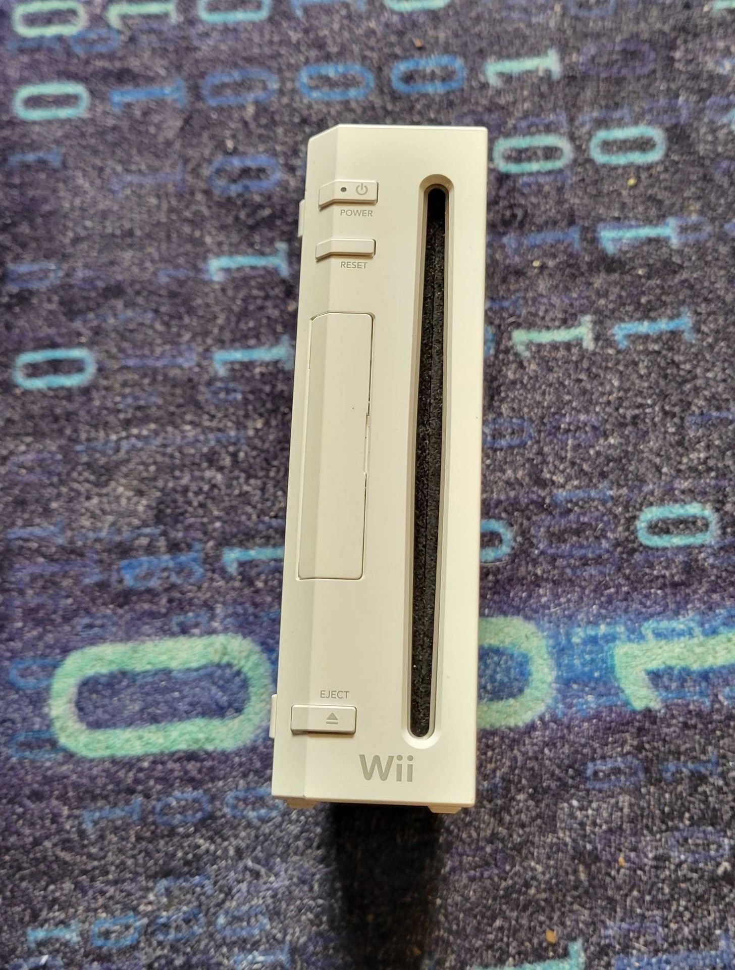 Nintendo Wii Console Bundle White RVL-001 with Controller and Accessories 8