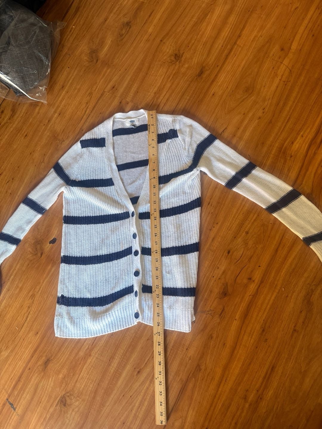 Old Navy Striped Cardigan Size M White Navy Blue V-Neck Sweater 7
