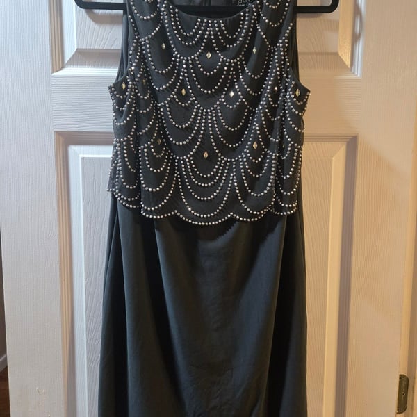 Patra by Joanna Chen Beaded Dress Size 8 Grey Sleeveless Scalloped
