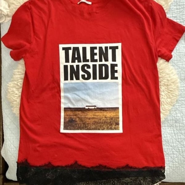 Zara Talent Inside Graphic T-Shirt Red Lace Hem looks like medium 