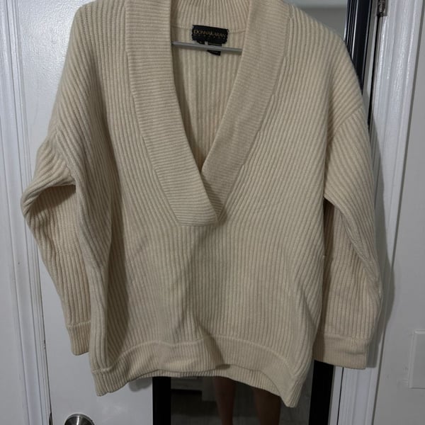 Donna Karan Sweater Size S Cream Cashmere Ribbed V-Neck