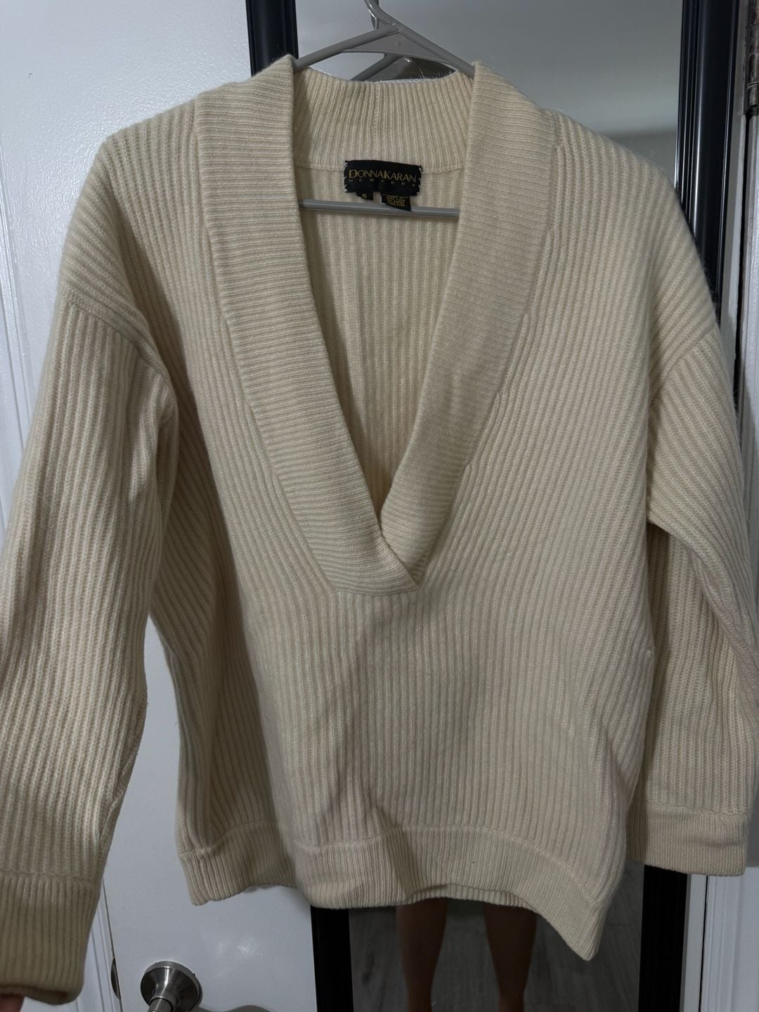 Donna Karan Sweater Size S Cream Cashmere Ribbed V-Neck 3