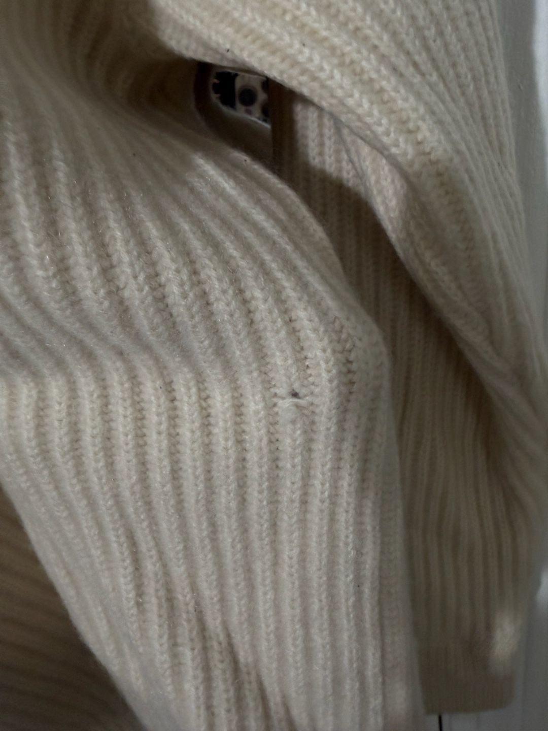 Donna Karan Sweater Size S Cream Cashmere Ribbed V-Neck 6