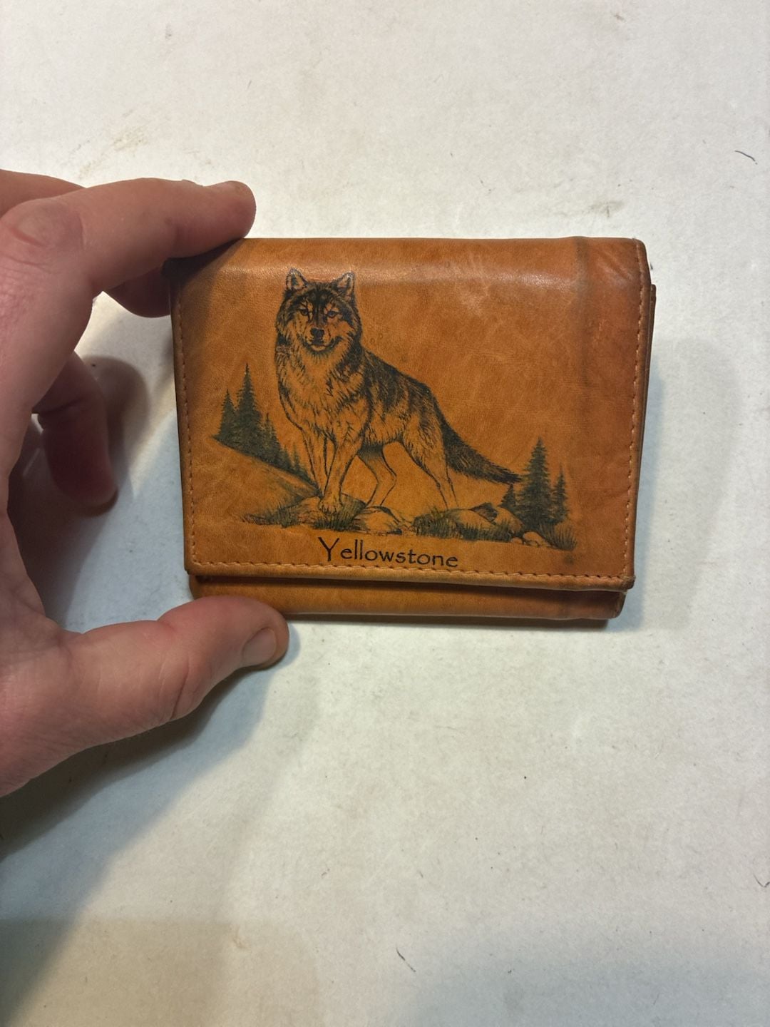 Yellowstone Wolf Leather Trifold Wallet Brown 2