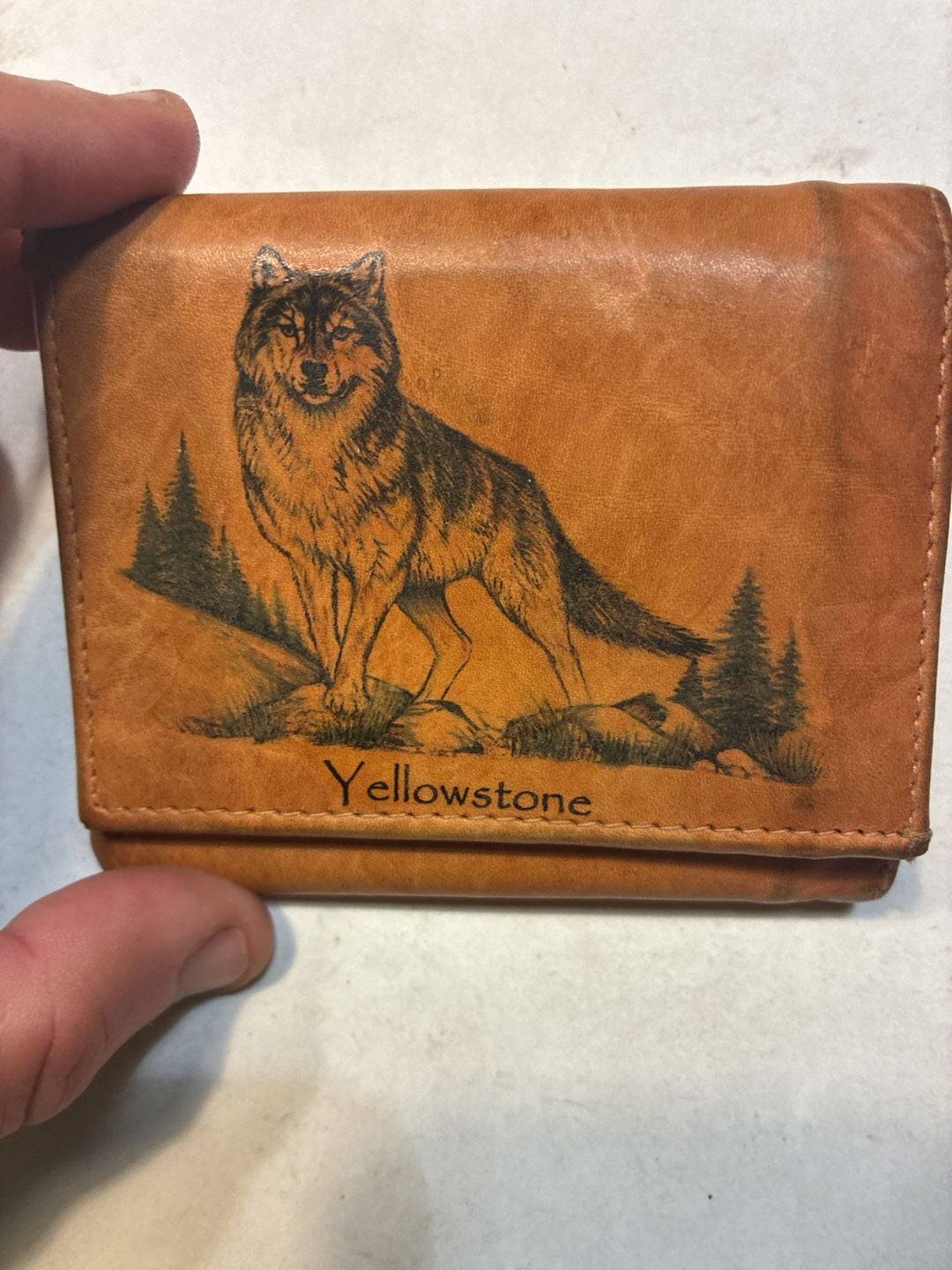 Yellowstone Wolf Leather Trifold Wallet Brown 3