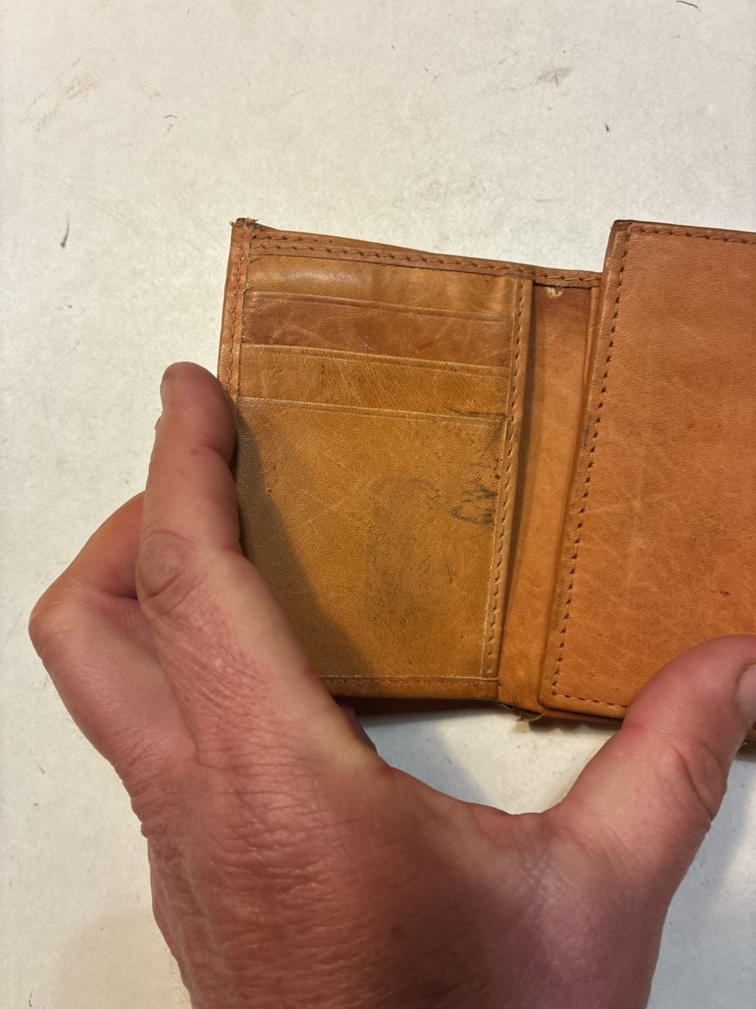 Yellowstone Wolf Leather Trifold Wallet Brown 5
